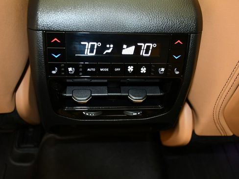 Used 2023 Jeep Grand Cherokee Summit AWD/4WD image 31