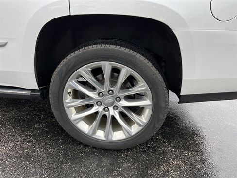 Used 2020 Cadillac Escalade Premium Luxury AWD/4WD image 11