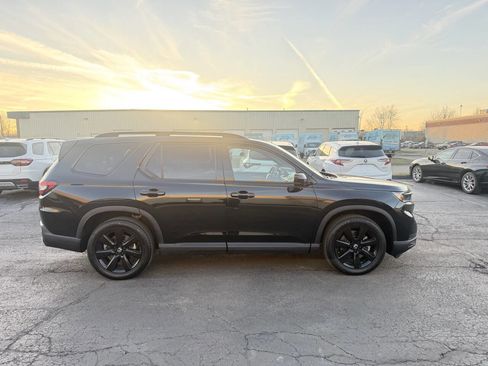 Used 2025 Honda Pilot Black Edition image 5