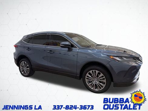 Used 2024 Toyota Venza XLE image 6