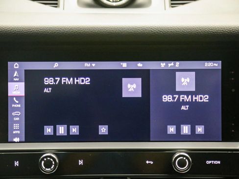 Certified 2024 Porsche Macan AWD/4WD image 18