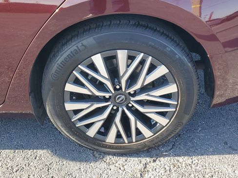 Certified 2024 Nissan Altima 2.5 SV image 9