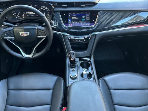 Certified 2024 Cadillac XT6 Premium Luxury image 16