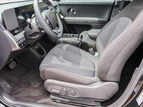 New 2025 Hyundai Ioniq 5 SE image 11
