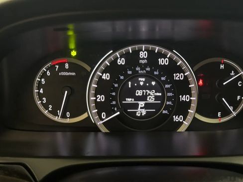 Used 2017 Honda Accord LX image 11