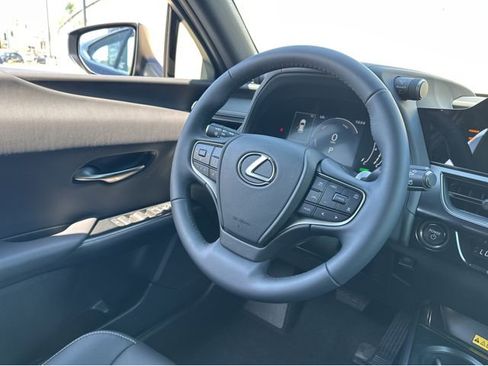 New 2026 Lexus UX 300h FWD image 14