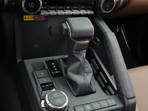 New 2026 Toyota 4Runner Limited AWD/4WD image 24