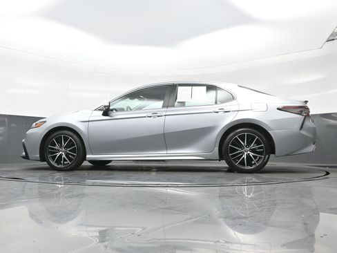 Used 2024 Toyota Camry SE FWD image 28