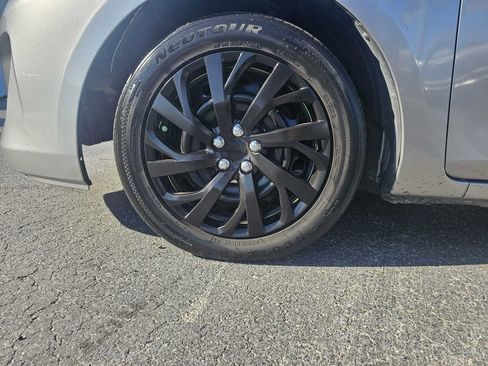 Used 2013 MAZDA MAZDA3 i SV image 5