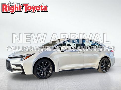 Certified 2025 Toyota Corolla SE FWD image 1
