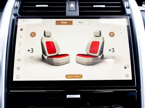 Certified 2024 Land Rover Discovery S image 32