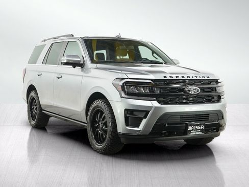 Used 2024 Ford Expedition Limited AWD/4WD image 7