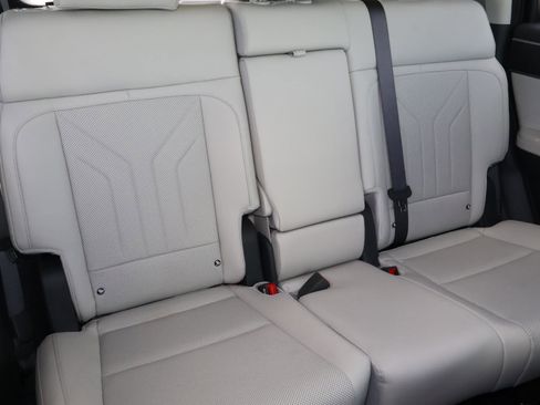 Certified 2025 Hyundai Santa Fe SEL image 18