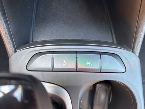 Used 2025 Buick Envista Preferred FWD image 25