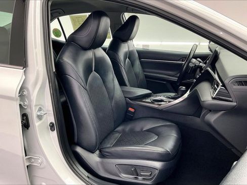 Used 2023 Toyota Camry XSE image 6