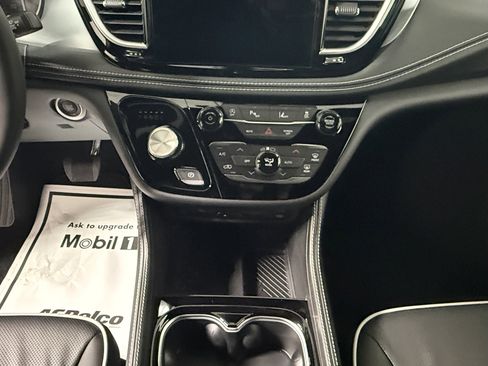 New 2026 Chrysler Pacifica Limited w/ Uconnect Theater Family Group image 29