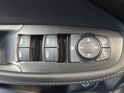 Used 2023 Buick Encore GX Select AWD/4WD image 31