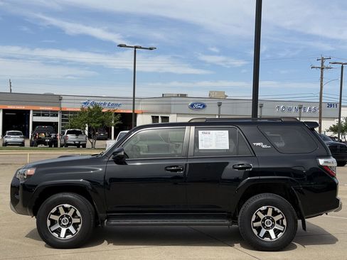 Used 2022 Toyota 4Runner TRD Off-Road Premium AWD/4WD image 3