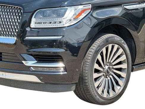Used 2018 Lincoln Navigator L Reserve w/ Technology Package AWD/4WD image 7