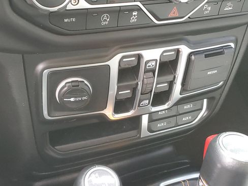 Certified 2021 Jeep Gladiator Overland image 22