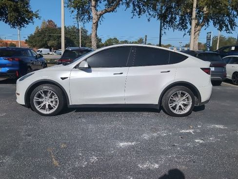 Used 2023 Tesla Model Y Long Range image 3