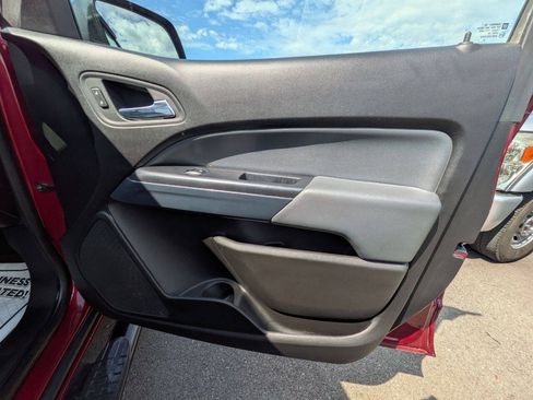 Used 2019 Chevrolet Colorado Z71 AWD/4WD image 19