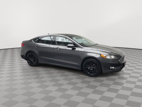 Used 2019 Ford Fusion SE w/ Equipment Group 151A image 37