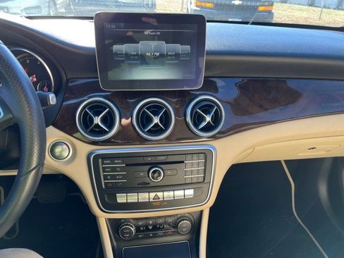 Used 2018 Mercedes-Benz CLA 250 image 22