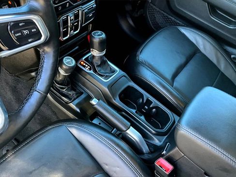 Used 2021 Jeep Wrangler Unlimited Sahara image 16