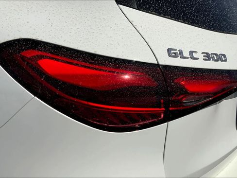 Certified 2025 Mercedes-Benz GLC 300 image 6