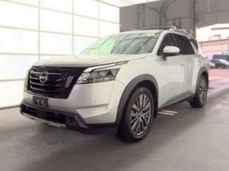 Used 2024 Nissan Pathfinder SL w/ SL Premium Package AWD/4WD video 1
