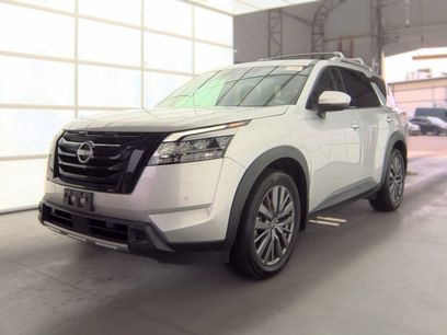 Used 2024 Nissan Pathfinder SL w/ SL Premium Package