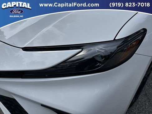Used 2025 Toyota Camry SE w/ Convenience Package FWD image 11