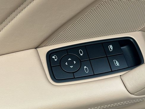 Used 2022 Porsche 911 Turbo S image 13