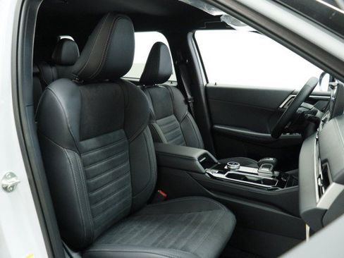 New 2026 Mitsubishi Outlander LE FWD image 19