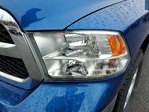 Used 2019 RAM 1500 Classic SLT image 11