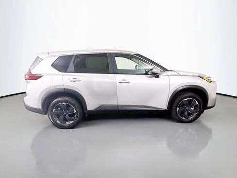 Used 2025 Nissan Rogue SV image 11