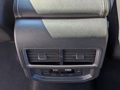 Used 2024 Volkswagen Atlas SE image 15