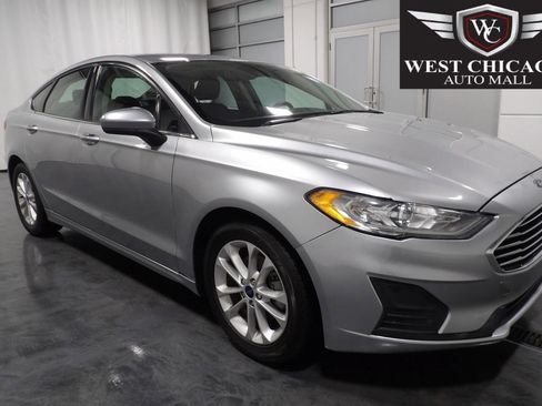 Used 2020 Ford Fusion SE FWD image 1