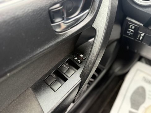 Used 2019 Toyota Corolla LE image 20