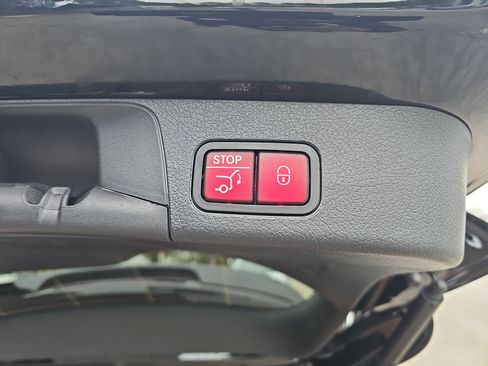 New 2026 Mercedes-Benz GLB 250 image 14