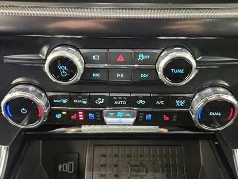 New 2025 Ford F150 Platinum w/ FX4 Off-Road Package image 19