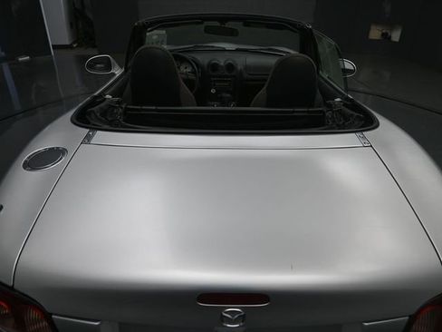 Used 2002 MAZDA MX-5 Miata image 21