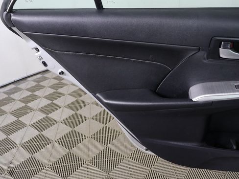 Used 2013 Toyota Camry SE w/ Leather Pkg FWD image 21