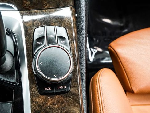 Used 2017 BMW 540i xDrive w/ Premium Package image 25