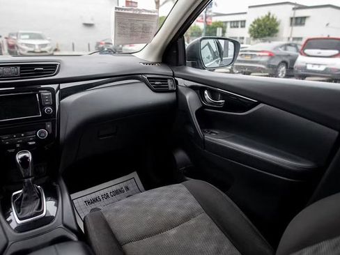 Used 2019 Nissan Rogue Sport SV image 13