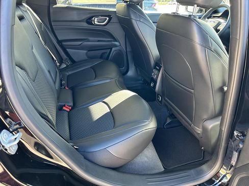 New 2026 Jeep Compass Latitude image 25