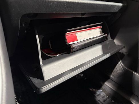 Used 2022 Toyota RAV4 LE image 28