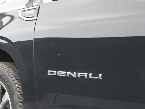 Used 2021 GMC Yukon Denali w/ Denali Premium Package image 11