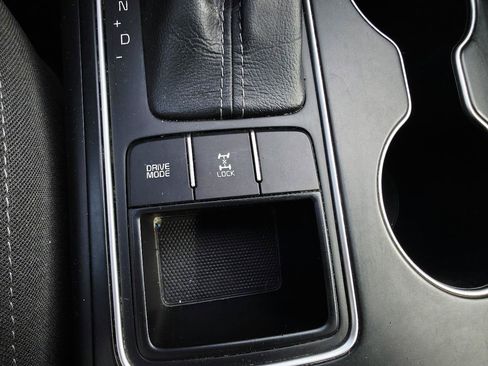 Used 2017 Kia Sorento AWD image 37